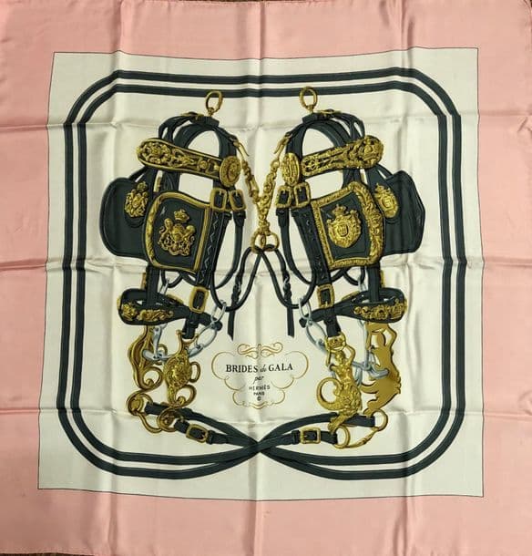 エルメス スカーフ「式典用馬勒」pink バリエーション